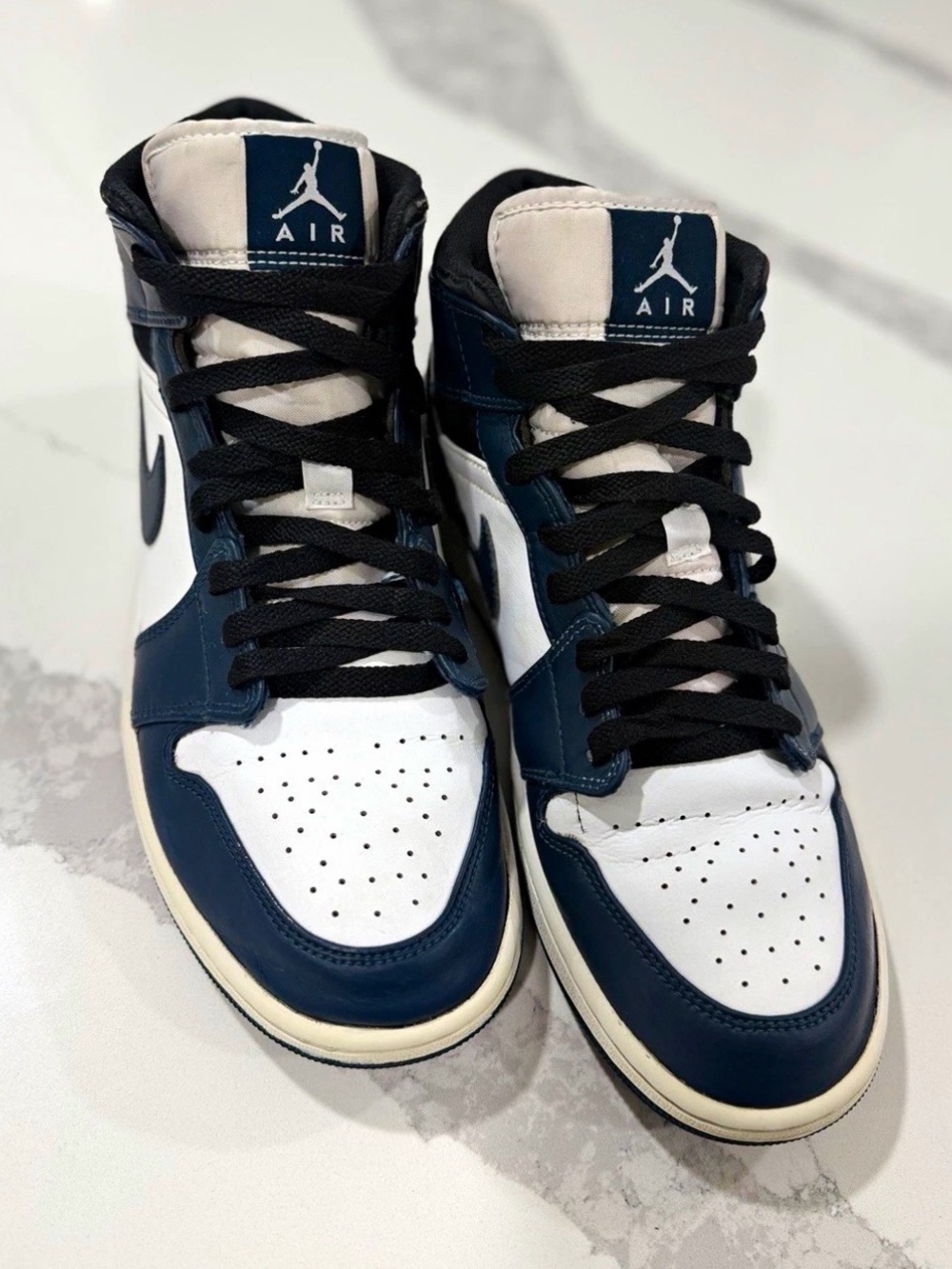 Jordan Air Jordan 1 Mid Armory Navy/Black/White Men’s Lace-Up Mid Top 554724-411